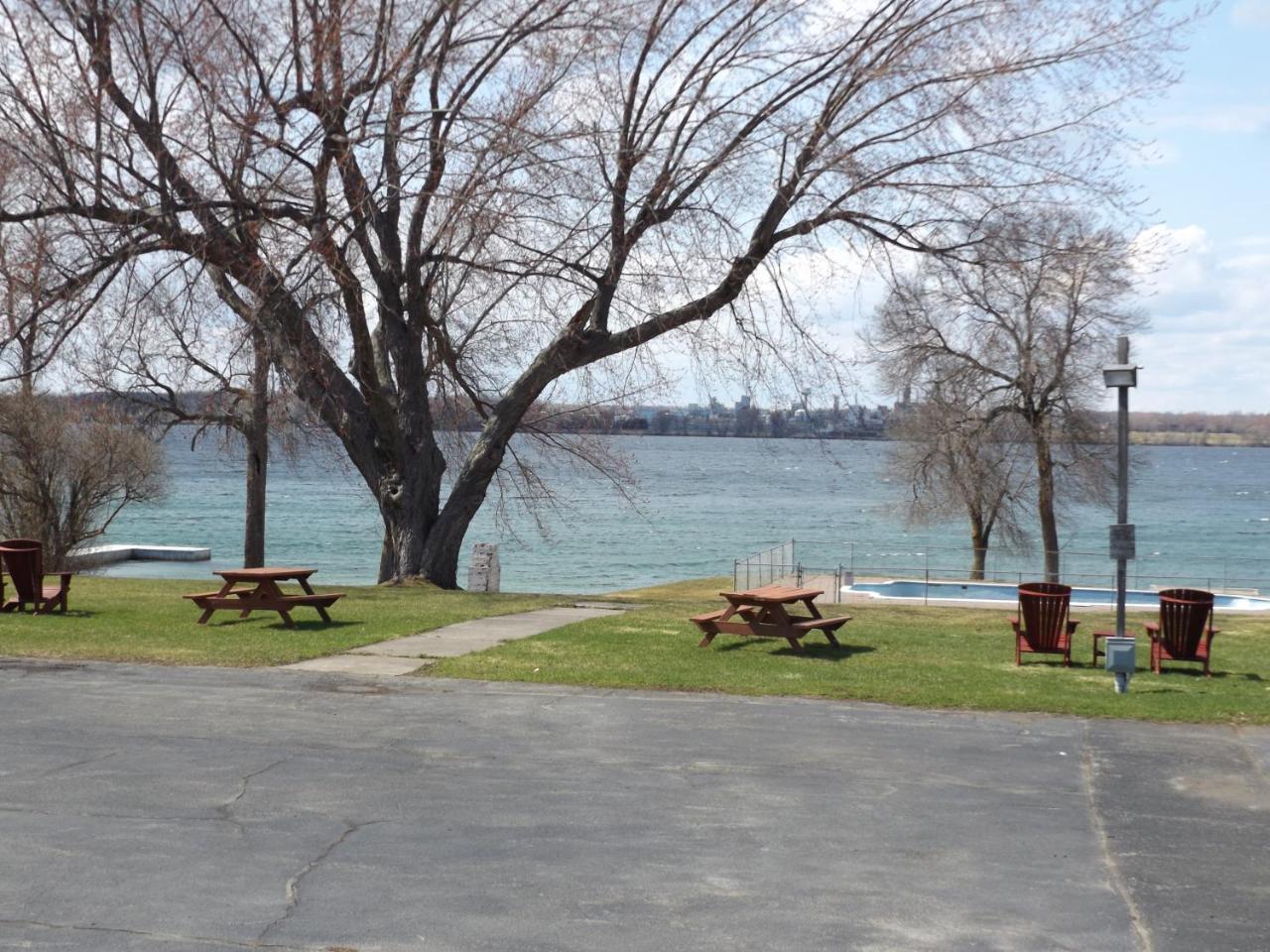 Windjammer Lodge Ogdensburg Buitenkant foto